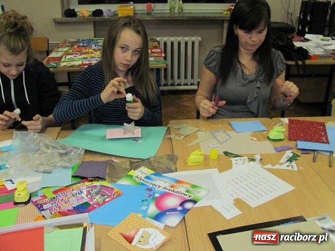 Zdjęcie w galerii na portalu naszraciborz.pl: Świąteczne życzenia z Bieńkowic do Pinto w Hiszpanii wiadomości z regionu