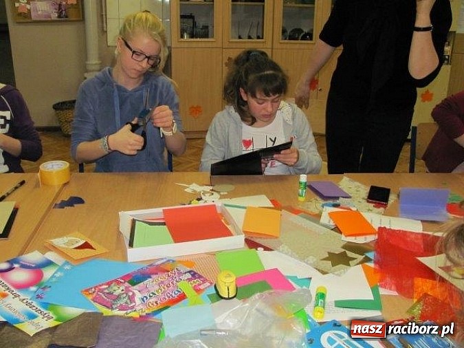 Zdjęcie w galerii na portalu naszraciborz.pl: Świąteczne życzenia z Bieńkowic do Pinto w Hiszpanii wiadomości z regionu