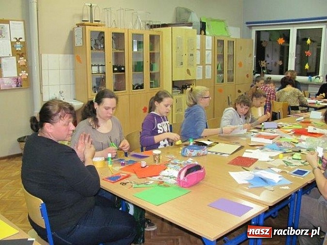 Zdjęcie w galerii na portalu naszraciborz.pl: Świąteczne życzenia z Bieńkowic do Pinto w Hiszpanii wiadomości z regionu