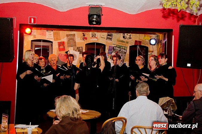 Zdjęcie w galerii na portalu naszraciborz.pl: Moczki i kutie na Końcu Świata wiadomości z regionu