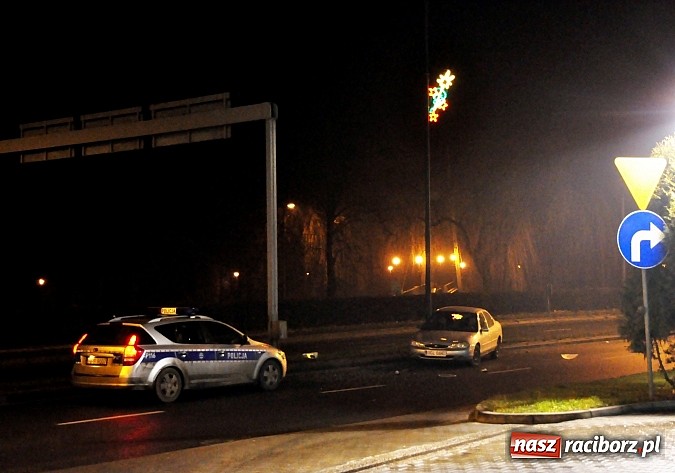 Zdjęcie w galerii na portalu naszraciborz.pl: Kolejna kolizja na feralnym zakręcie wiadomości z regionu