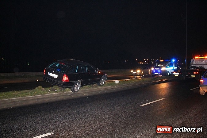 Zdjęcie w galerii na portalu naszraciborz.pl: Kolejna kolizja na feralnym zakręcie wiadomości z regionu