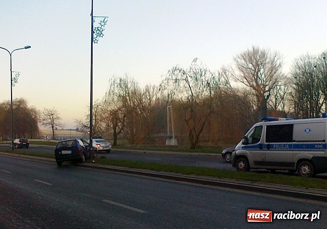 Zdjęcie w galerii na portalu naszraciborz.pl: Kolejna kolizja na feralnym zakręcie wiadomości z regionu