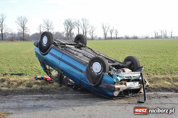 Zdjęcie w galerii na portalu naszraciborz.pl: Policja zatrzymała podejrzanego o spowodowanie dachowania golfa wiadomości z regionu