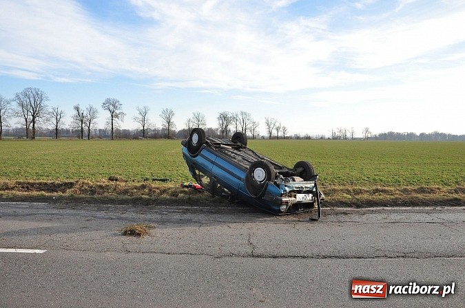 Zdjęcie w galerii na portalu naszraciborz.pl: Policja zatrzymała podejrzanego o spowodowanie dachowania golfa wiadomości z regionu