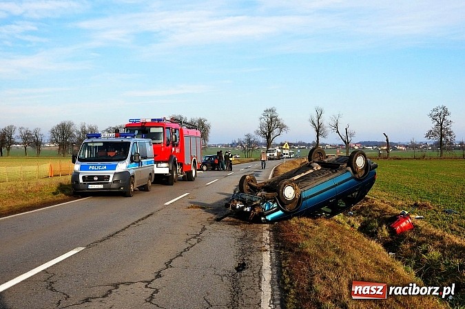 Zdjęcie w galerii na portalu naszraciborz.pl: Policja zatrzymała podejrzanego o spowodowanie dachowania golfa wiadomości z regionu