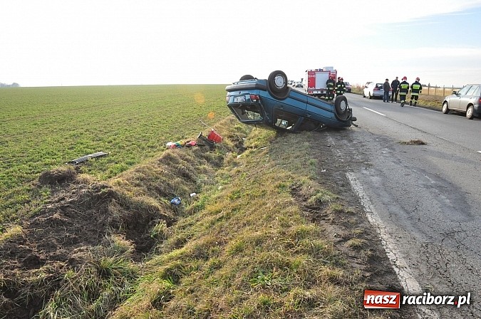 Zdjęcie w galerii na portalu naszraciborz.pl: Policja zatrzymała podejrzanego o spowodowanie dachowania golfa wiadomości z regionu