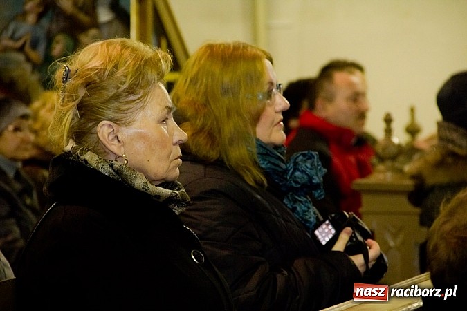 Zdjęcie w galerii na portalu naszraciborz.pl: W świąteczno-noworocznym nastroju w kościele farnym wiadomości z regionu