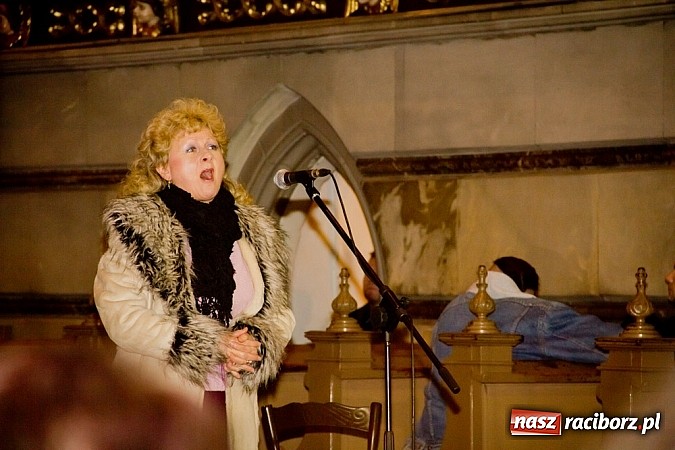 Zdjęcie w galerii na portalu naszraciborz.pl: W świąteczno-noworocznym nastroju w kościele farnym wiadomości z regionu