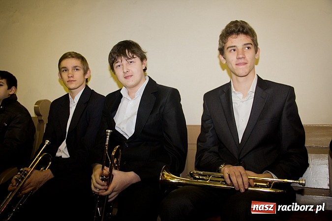 Zdjęcie w galerii na portalu naszraciborz.pl: W świąteczno-noworocznym nastroju w kościele farnym wiadomości z regionu