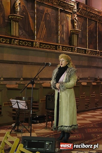 Zdjęcie w galerii na portalu naszraciborz.pl: W świąteczno-noworocznym nastroju w kościele farnym wiadomości z regionu