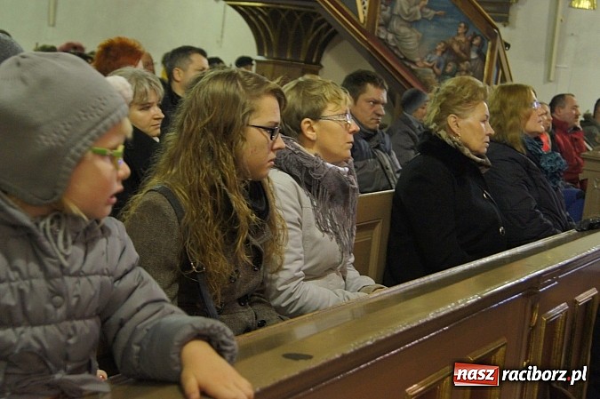 Zdjęcie w galerii na portalu naszraciborz.pl: W świąteczno-noworocznym nastroju w kościele farnym wiadomości z regionu