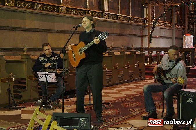 Zdjęcie w galerii na portalu naszraciborz.pl: W świąteczno-noworocznym nastroju w kościele farnym wiadomości z regionu