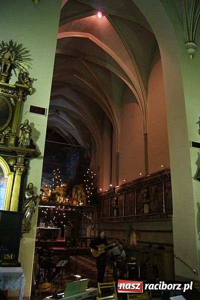 Zdjęcie w galerii na portalu naszraciborz.pl: W świąteczno-noworocznym nastroju w kościele farnym wiadomości z regionu