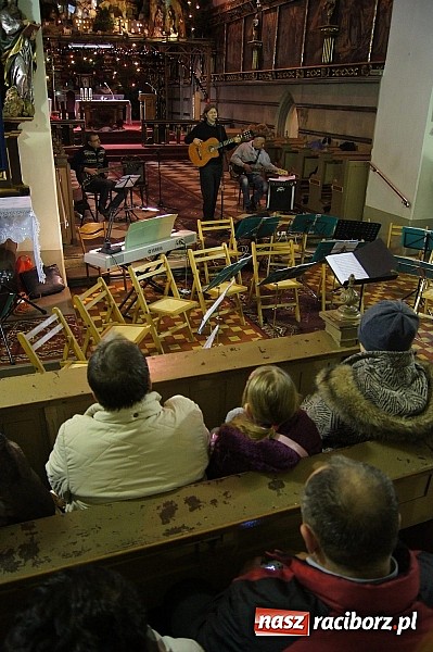 Zdjęcie w galerii na portalu naszraciborz.pl: W świąteczno-noworocznym nastroju w kościele farnym wiadomości z regionu