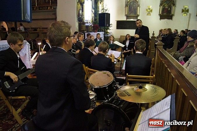 Zdjęcie w galerii na portalu naszraciborz.pl: W świąteczno-noworocznym nastroju w kościele farnym wiadomości z regionu