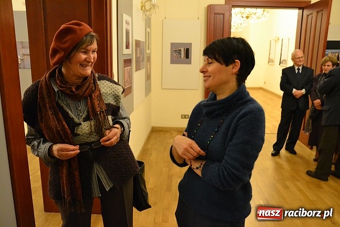 Zdjęcie w galerii na portalu naszraciborz.pl: Wernisaż wystawy fotografii Agnieszki Kubicy wiadomości z regionu