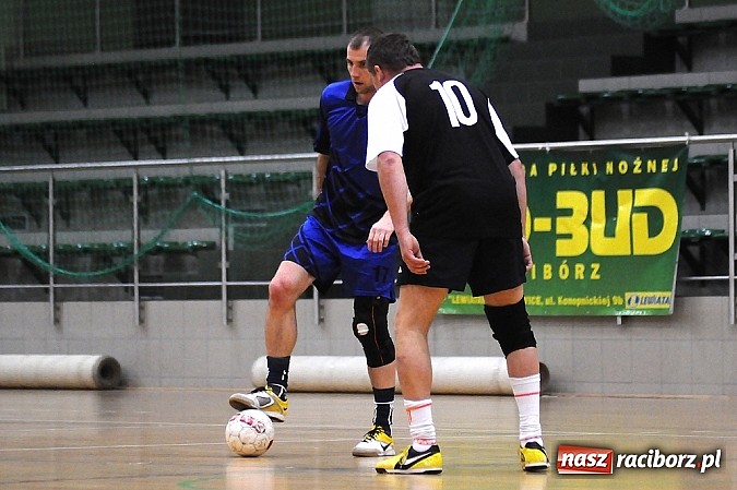 Zdjęcie w galerii na portalu naszraciborz.pl: Pokrycia górą nad Galaktikos. Nieudana pogoń Płomienia wiadomości z regionu