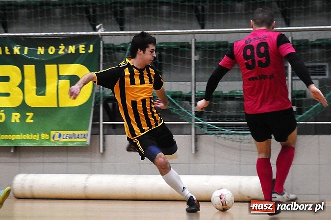 Zdjęcie w galerii na portalu naszraciborz.pl: Pokrycia górą nad Galaktikos. Nieudana pogoń Płomienia wiadomości z regionu