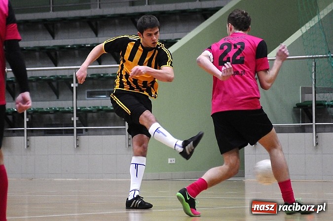 Zdjęcie w galerii na portalu naszraciborz.pl: Pokrycia górą nad Galaktikos. Nieudana pogoń Płomienia wiadomości z regionu