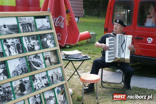 Zdjęcie w galerii na portalu naszraciborz.pl: Fotoreportaż z II Pikniku Militarnego wiadomości z regionu