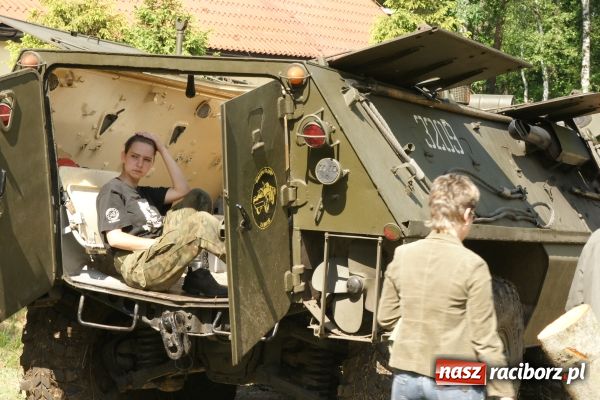 Zdjęcie w galerii na portalu naszraciborz.pl: Fotoreportaż z II Pikniku Militarnego wiadomości z regionu