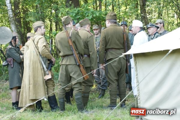 Zdjęcie w galerii na portalu naszraciborz.pl: Fotoreportaż z II Pikniku Militarnego wiadomości z regionu