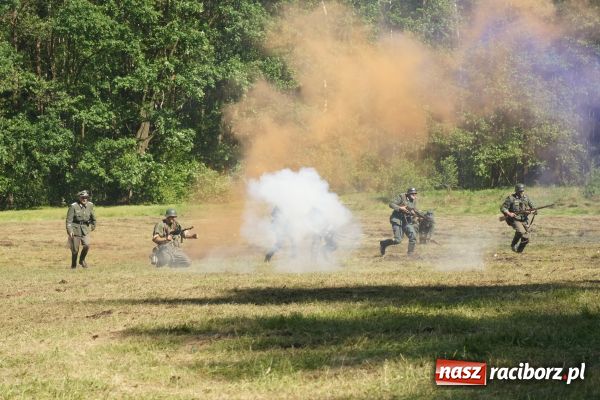 Zdjęcie w galerii na portalu naszraciborz.pl: Fotoreportaż z II Pikniku Militarnego wiadomości z regionu