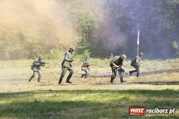 Zdjęcie w galerii na portalu naszraciborz.pl: Fotoreportaż z II Pikniku Militarnego wiadomości z regionu