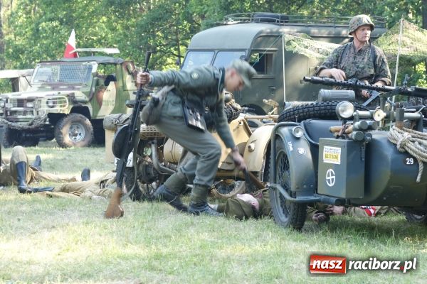 Zdjęcie w galerii na portalu naszraciborz.pl: Fotoreportaż z II Pikniku Militarnego wiadomości z regionu