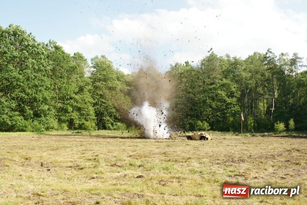 Zdjęcie w galerii na portalu naszraciborz.pl: Fotoreportaż z II Pikniku Militarnego wiadomości z regionu