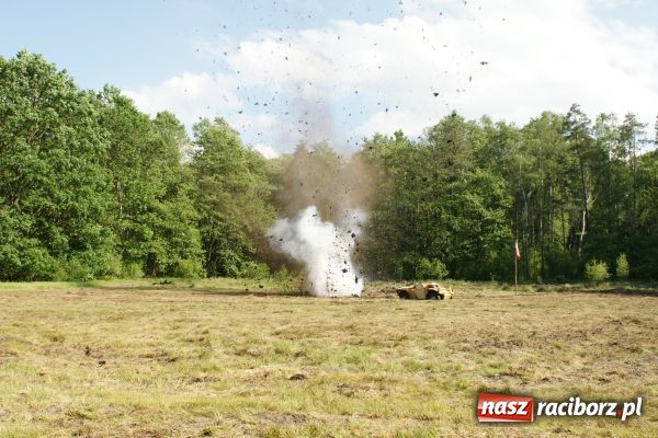 Zdjęcie w galerii na portalu naszraciborz.pl: Fotoreportaż z II Pikniku Militarnego wiadomości z regionu