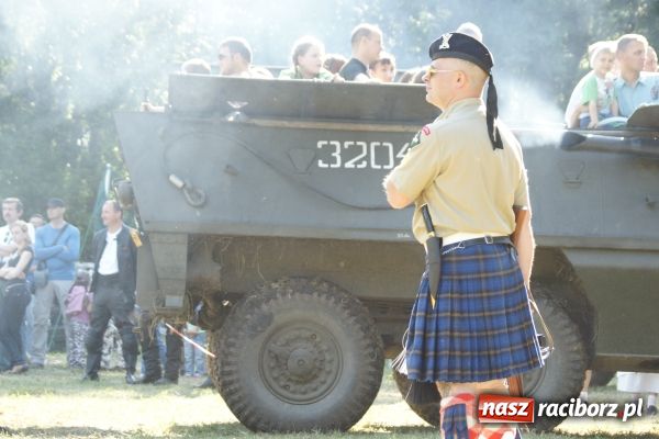 Zdjęcie w galerii na portalu naszraciborz.pl: Fotoreportaż z II Pikniku Militarnego wiadomości z regionu