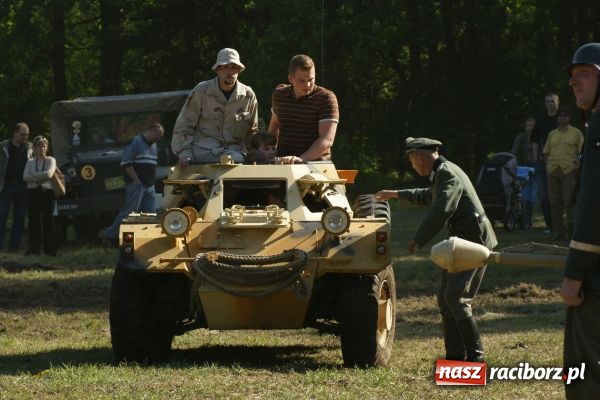Zdjęcie w galerii na portalu naszraciborz.pl: Fotoreportaż z II Pikniku Militarnego wiadomości z regionu