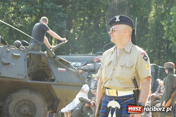 Zdjęcie w galerii na portalu naszraciborz.pl: Fotoreportaż z II Pikniku Militarnego wiadomości z regionu