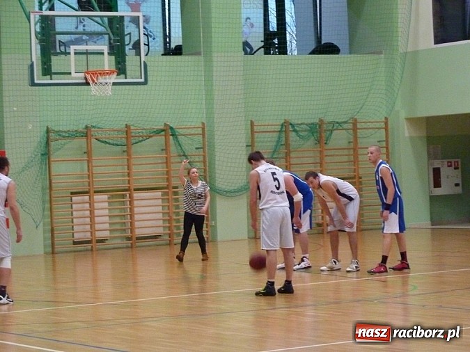 Zdjęcie w galerii na portalu naszraciborz.pl: Towarzyskie starcie Ofensywy i Dywyty wiadomości z regionu