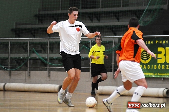 Zdjęcie w galerii na portalu naszraciborz.pl: HLPN: Pięć drużyn w walce o mistrzostwo wiadomości z regionu