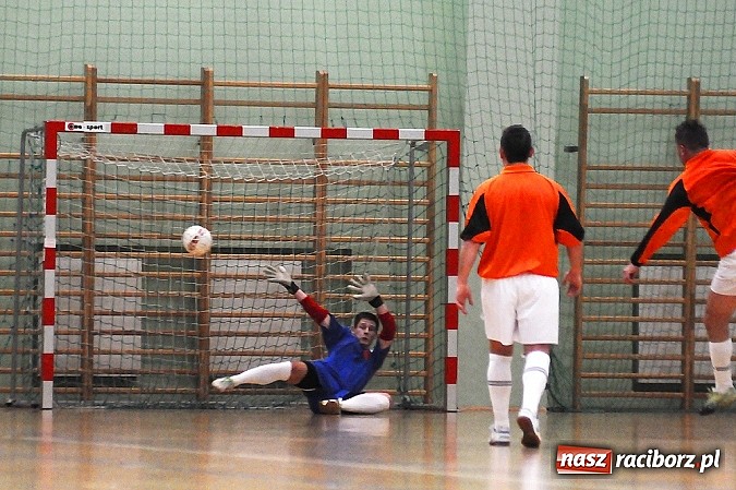 Zdjęcie w galerii na portalu naszraciborz.pl: HLPN: Pięć drużyn w walce o mistrzostwo wiadomości z regionu