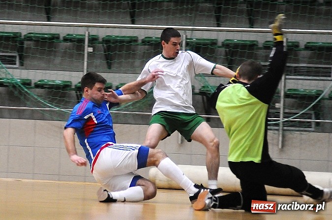 Zdjęcie w galerii na portalu naszraciborz.pl: HLPN: Pięć drużyn w walce o mistrzostwo wiadomości z regionu