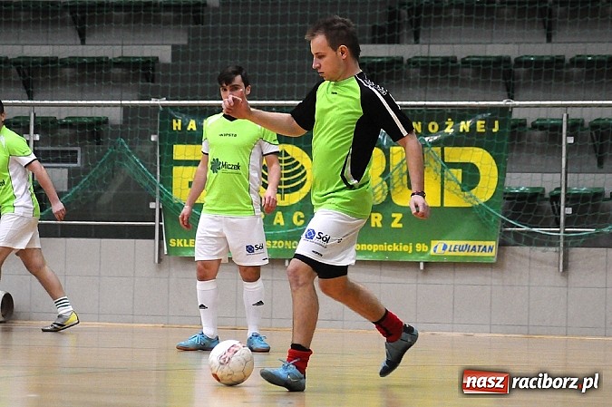 Zdjęcie w galerii na portalu naszraciborz.pl: Byki wyrwały zwycięstwo SMS-owi Hyrbud. Wychylylybymy z kolejną wygraną wiadomości z regionu