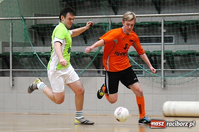 Zdjęcie w galerii na portalu naszraciborz.pl: Byki wyrwały zwycięstwo SMS-owi Hyrbud. Wychylylybymy z kolejną wygraną wiadomości z regionu