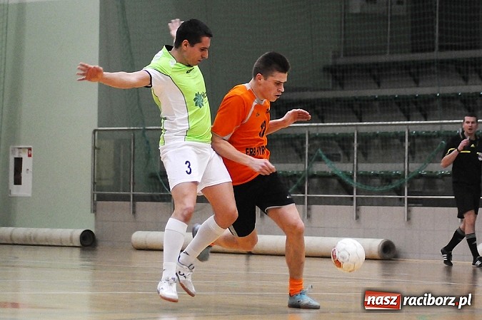 Zdjęcie w galerii na portalu naszraciborz.pl: Byki wyrwały zwycięstwo SMS-owi Hyrbud. Wychylylybymy z kolejną wygraną wiadomości z regionu