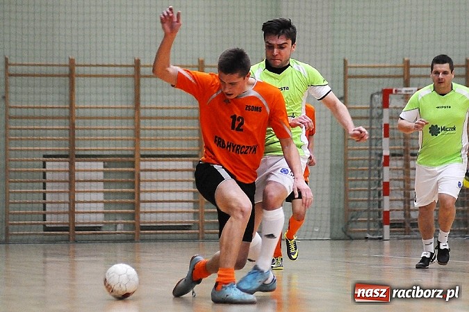 Zdjęcie w galerii na portalu naszraciborz.pl: Byki wyrwały zwycięstwo SMS-owi Hyrbud. Wychylylybymy z kolejną wygraną wiadomości z regionu