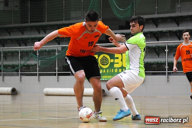 Zdjęcie w galerii na portalu naszraciborz.pl: Byki wyrwały zwycięstwo SMS-owi Hyrbud. Wychylylybymy z kolejną wygraną wiadomości z regionu