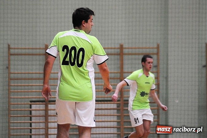 Zdjęcie w galerii na portalu naszraciborz.pl: Byki wyrwały zwycięstwo SMS-owi Hyrbud. Wychylylybymy z kolejną wygraną wiadomości z regionu