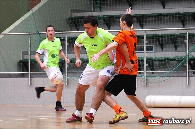 Zdjęcie w galerii na portalu naszraciborz.pl: Byki wyrwały zwycięstwo SMS-owi Hyrbud. Wychylylybymy z kolejną wygraną wiadomości z regionu