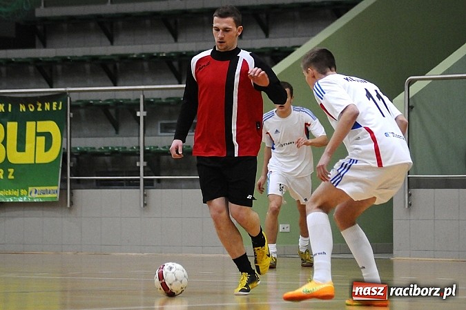 Zdjęcie w galerii na portalu naszraciborz.pl: Byki wyrwały zwycięstwo SMS-owi Hyrbud. Wychylylybymy z kolejną wygraną wiadomości z regionu