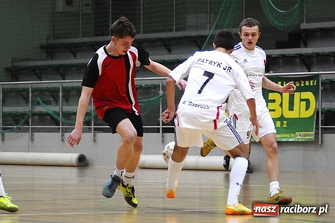 Zdjęcie w galerii na portalu naszraciborz.pl: Byki wyrwały zwycięstwo SMS-owi Hyrbud. Wychylylybymy z kolejną wygraną wiadomości z regionu