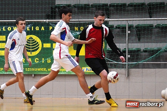 Zdjęcie w galerii na portalu naszraciborz.pl: Byki wyrwały zwycięstwo SMS-owi Hyrbud. Wychylylybymy z kolejną wygraną wiadomości z regionu