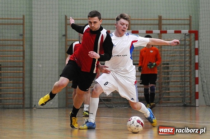 Zdjęcie w galerii na portalu naszraciborz.pl: Byki wyrwały zwycięstwo SMS-owi Hyrbud. Wychylylybymy z kolejną wygraną wiadomości z regionu